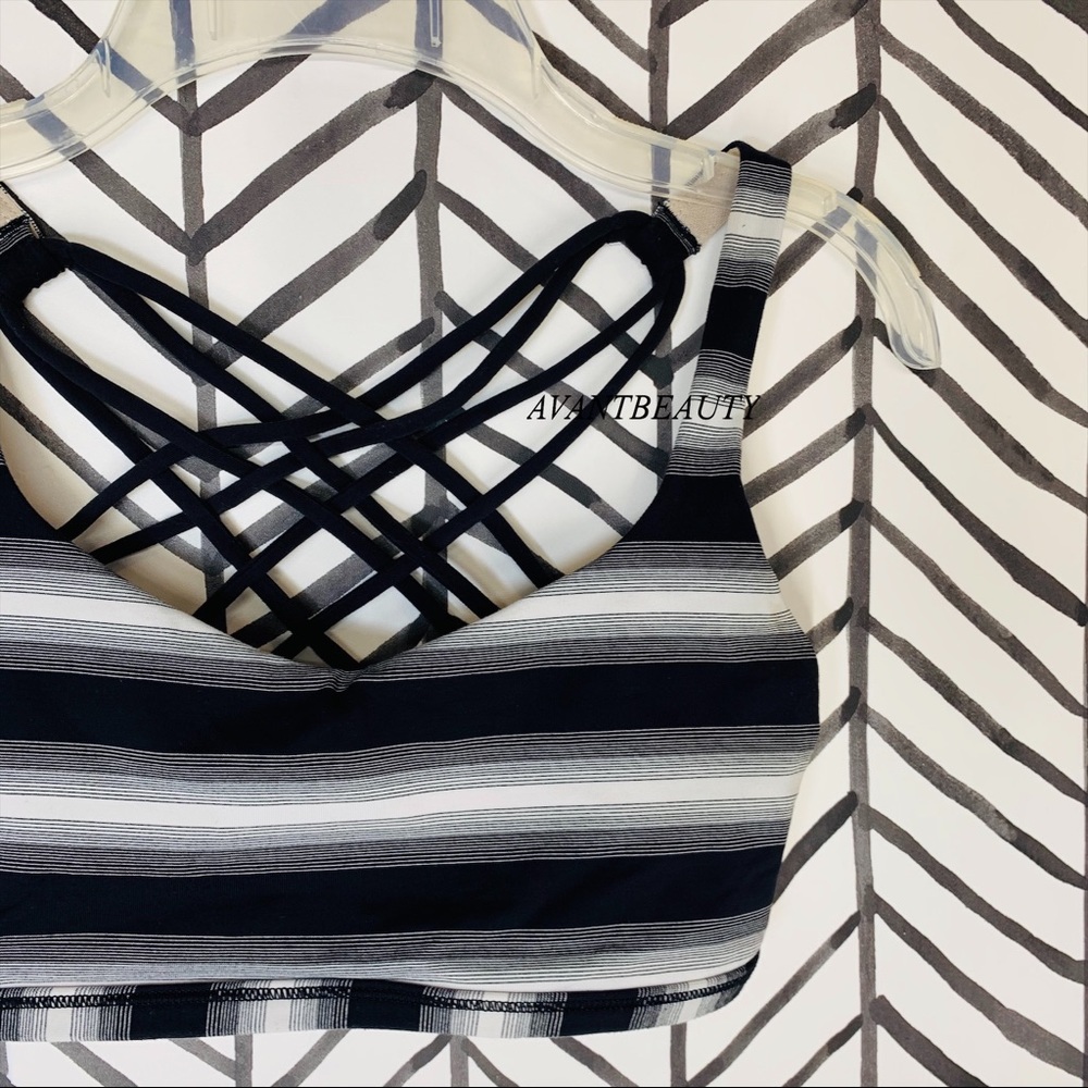 🔸 Lululemon free to be wild bra striped black 4 - Picture 3 of 9